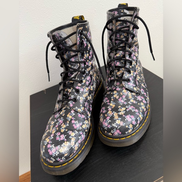 Dr. Martens Shoes - Dr. Martens 1460 Floral Lace Up Combat Boots US 10 Black Multi
